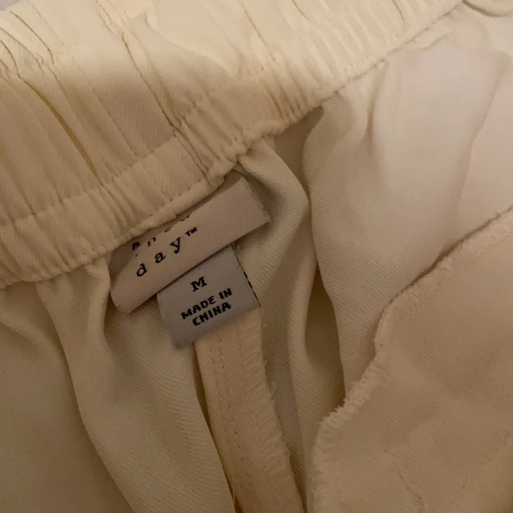 A new day thin long wide leg off white pants - Picture 5 of 10